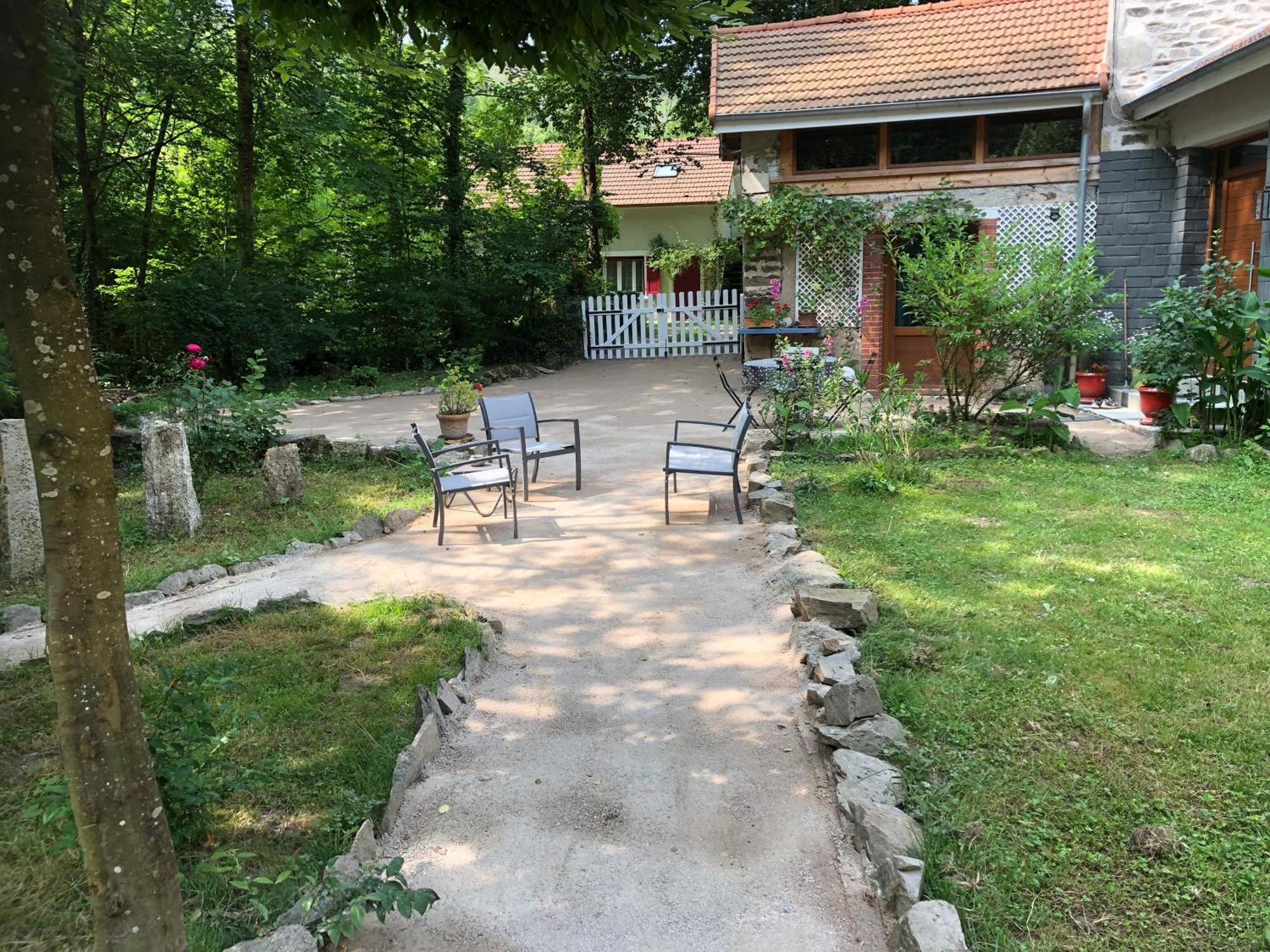 Chambre Sur Une Ile Saint-Bonnet-de-Rochefort Exterior foto